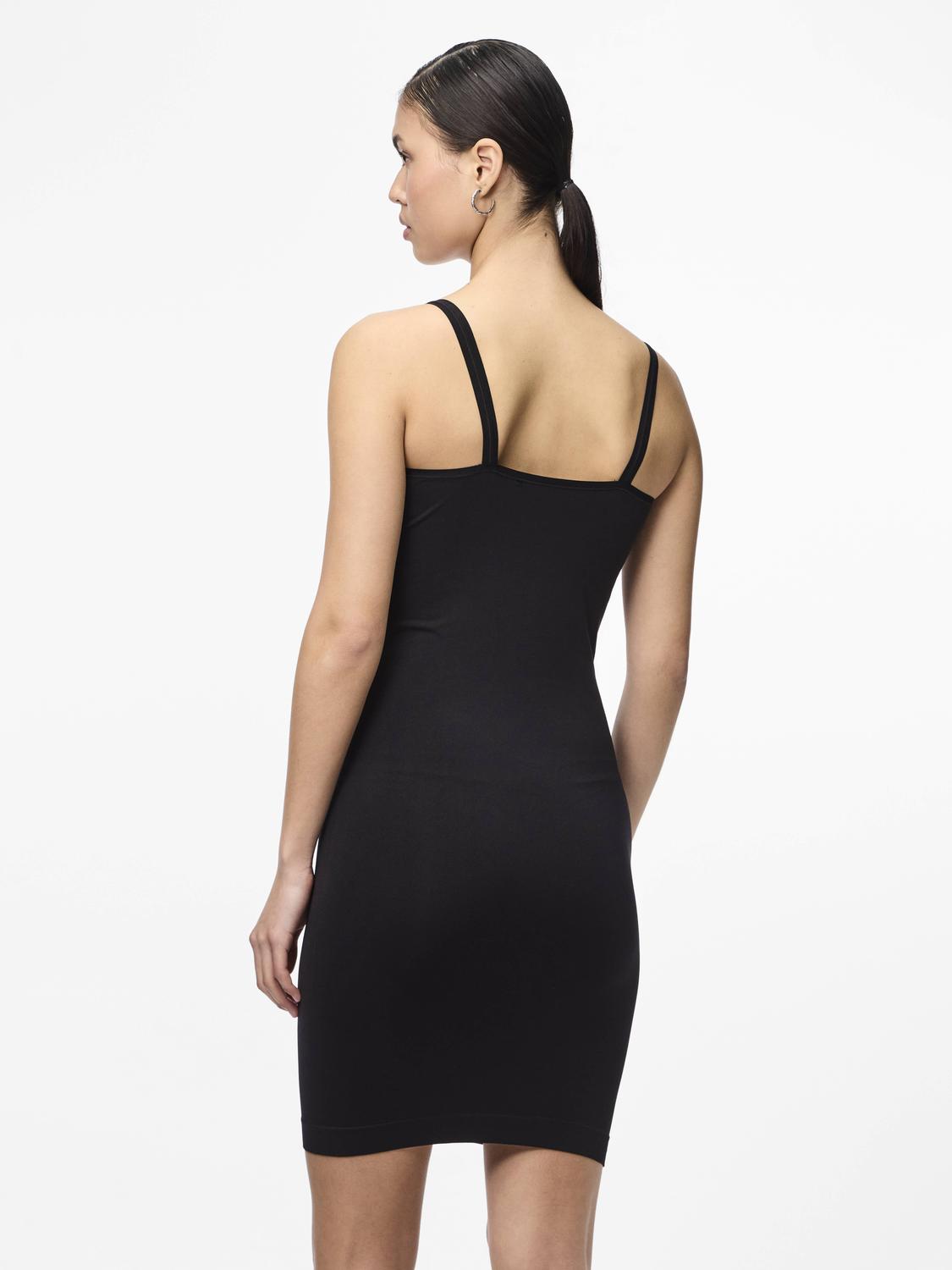 model_shot-back